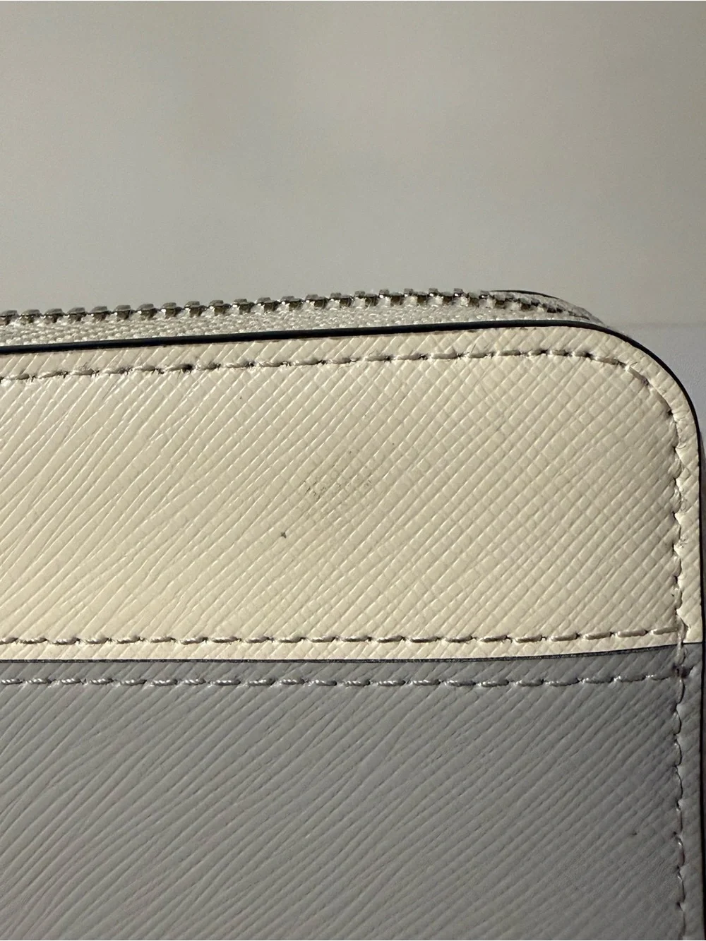 Kate Spade Two-Tone Cream & Light Gray Zip Wallet